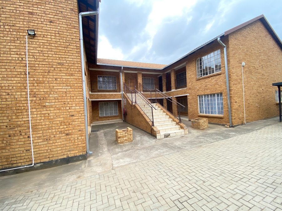 2 Bedroom Property for Sale in Lower Bo-dorp North West